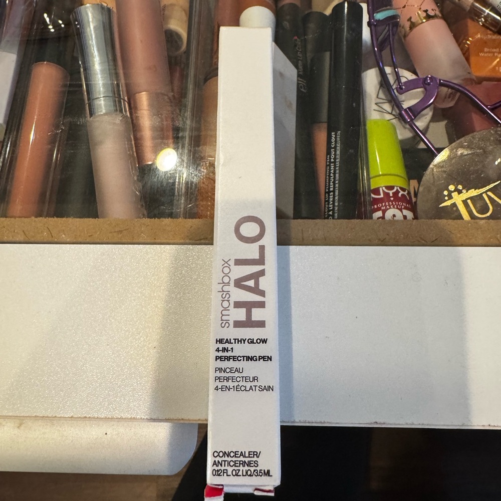 Smashbox halo concealer, brand new